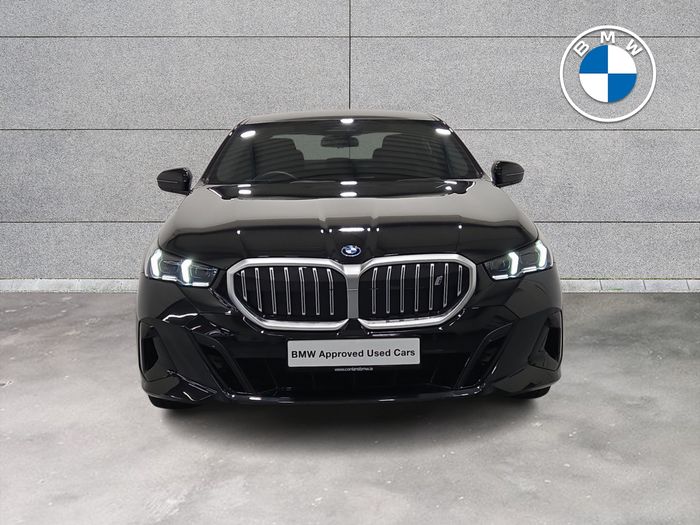BMW i5 2025