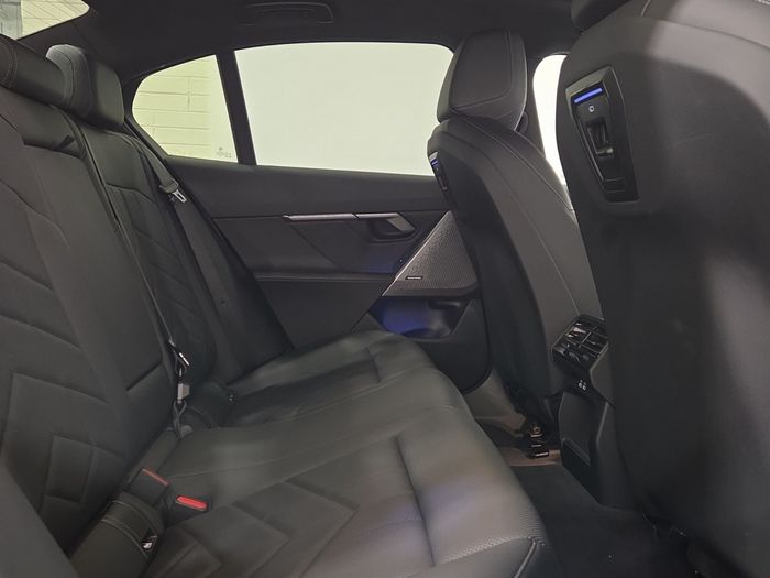BMW i5 2025