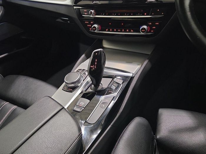 BMW 5 Series 2019