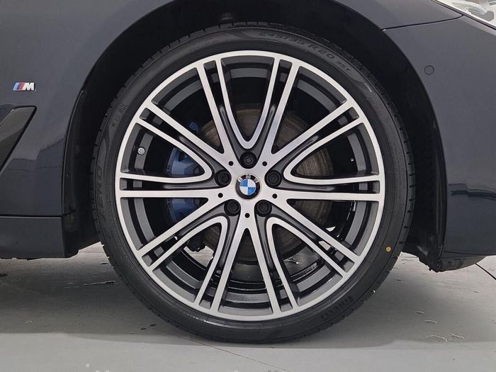 BMW 5 Series 2019