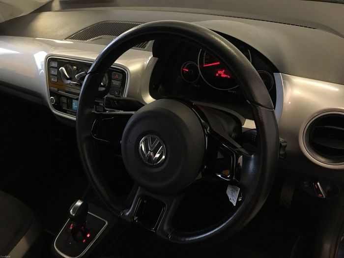 Volkswagen Up! 2016