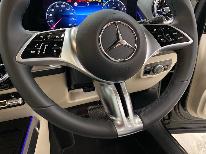 Mercedes-Benz GLB 2026