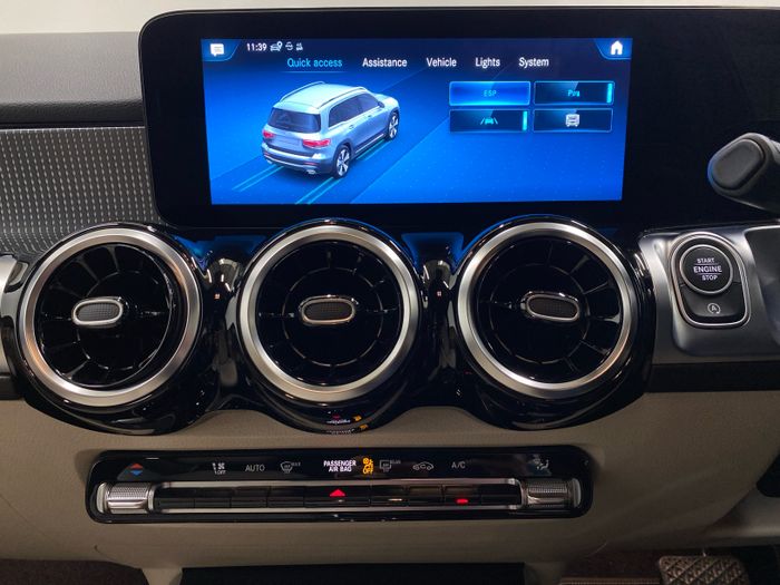 Mercedes-Benz GLB 2024