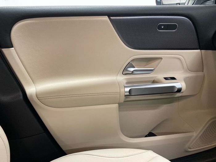Mercedes-Benz GLB 2024