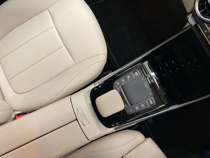 Mercedes-Benz GLB 2024