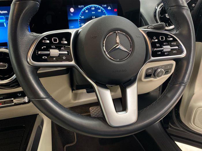 Mercedes-Benz GLB 2024