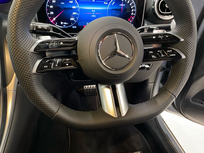 Mercedes-Benz GLC 2025