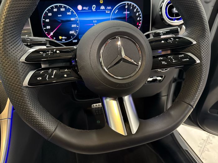 Mercedes-Benz GLC 2025