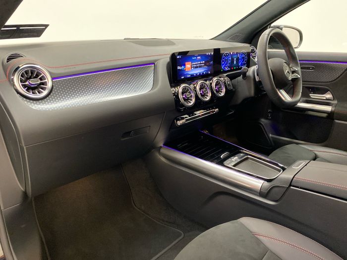 Mercedes-Benz EQA 2025