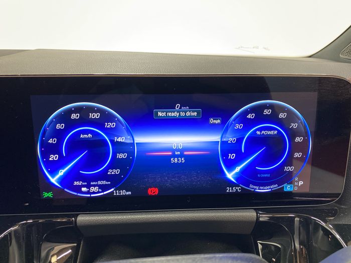 Mercedes-Benz EQA 2025