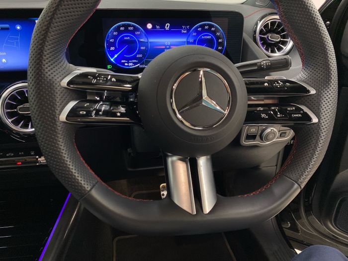Mercedes-Benz EQA 2025