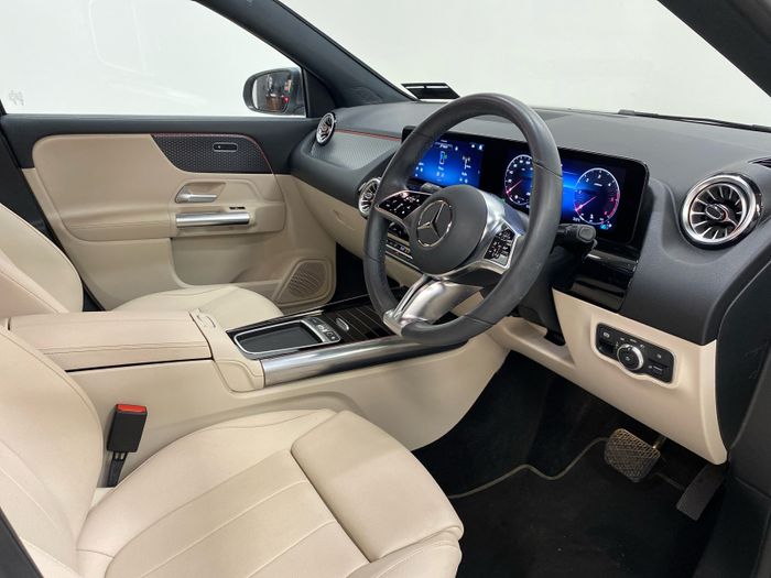Mercedes-Benz GLA 2025