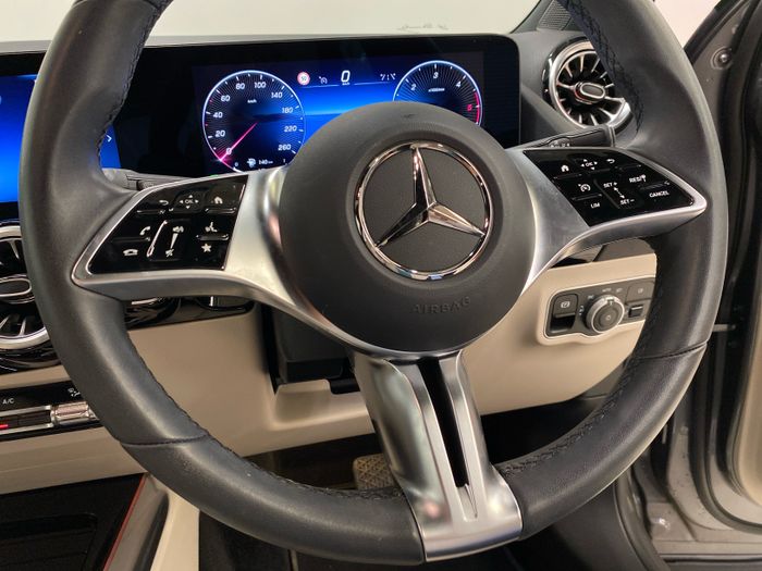 Mercedes-Benz GLA 2025
