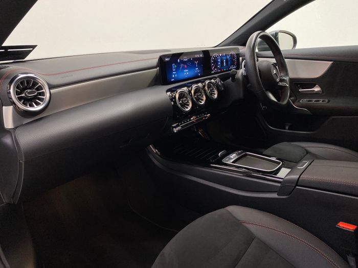 Mercedes-Benz CLA 2025
