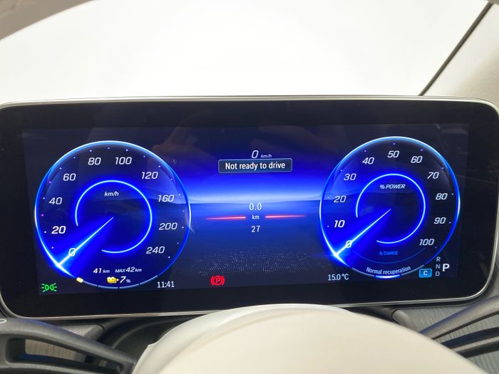 Mercedes-Benz EQE SUV 2025