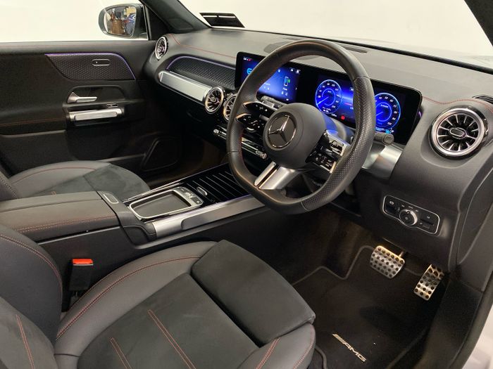 Mercedes-Benz EQB 2025