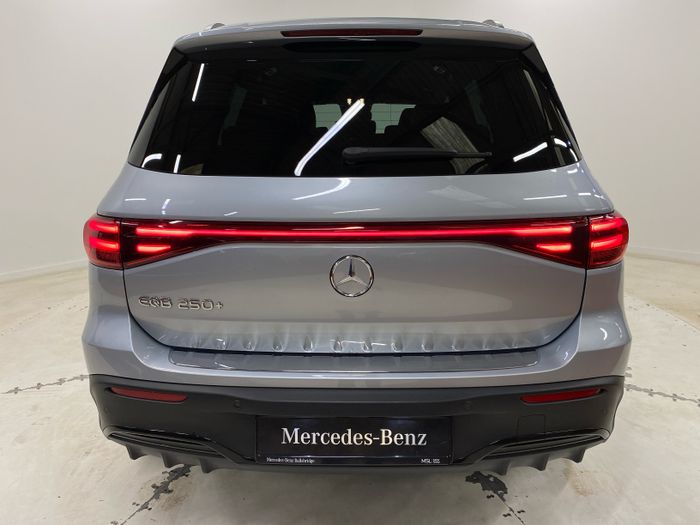 Mercedes-Benz EQB 2025