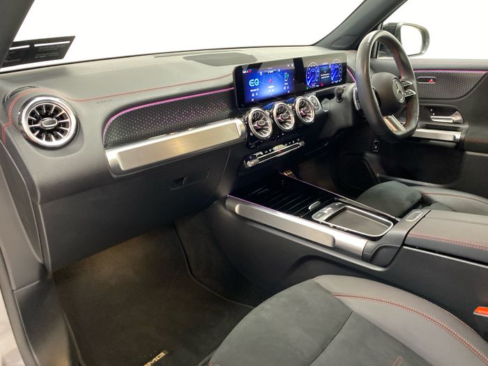 Mercedes-Benz EQB 2025