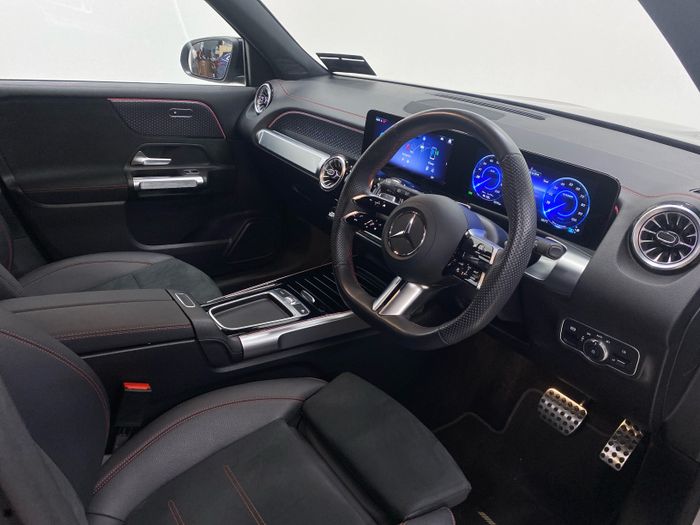 Mercedes-Benz EQB 2025