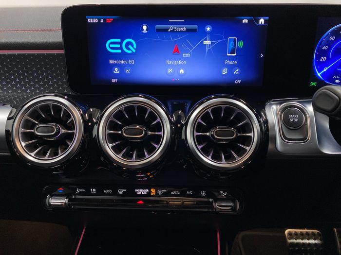 Mercedes-Benz EQB 2025