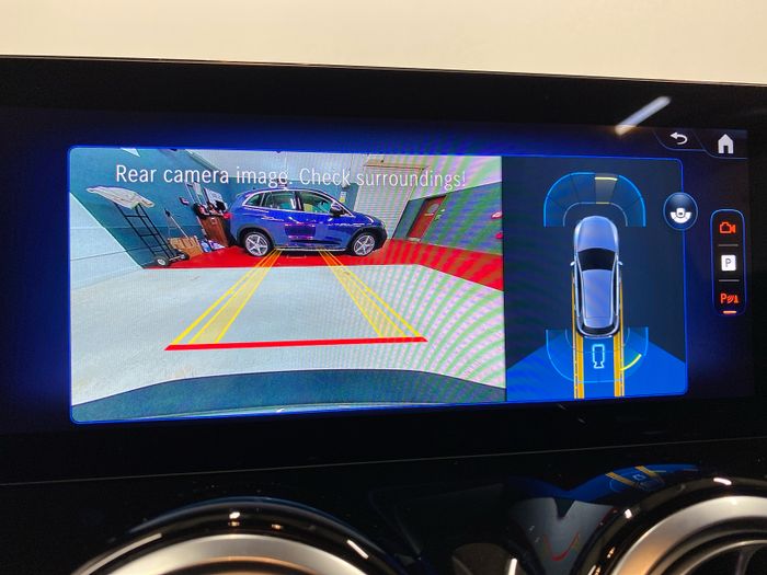 Mercedes-Benz EQB 2025