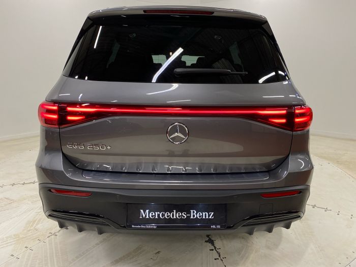 Mercedes-Benz EQB 2025