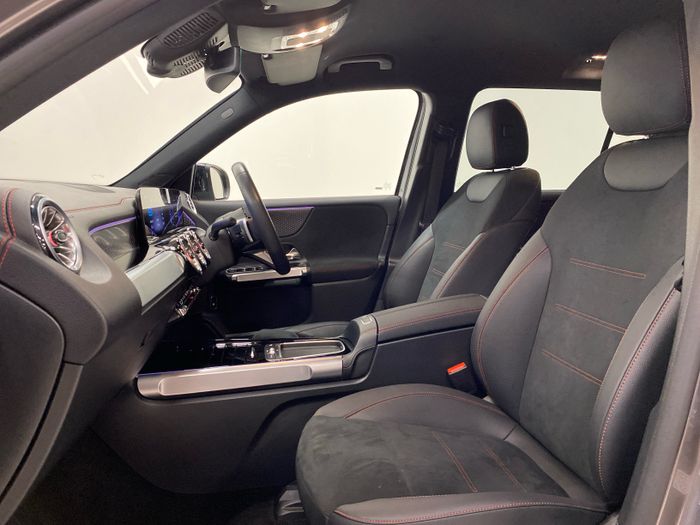 Mercedes-Benz EQB 2025