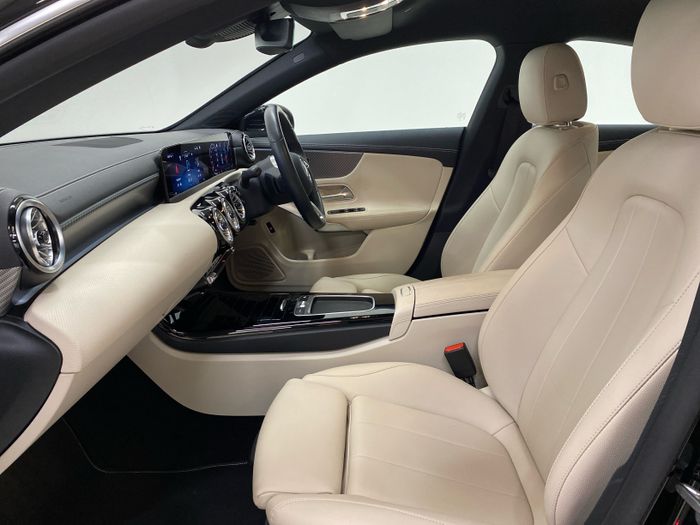 Mercedes-Benz CLA 2024