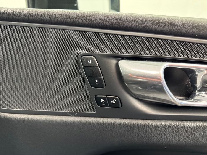 Volvo XC60 2023
