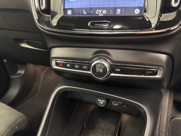 Volvo XC40 2023