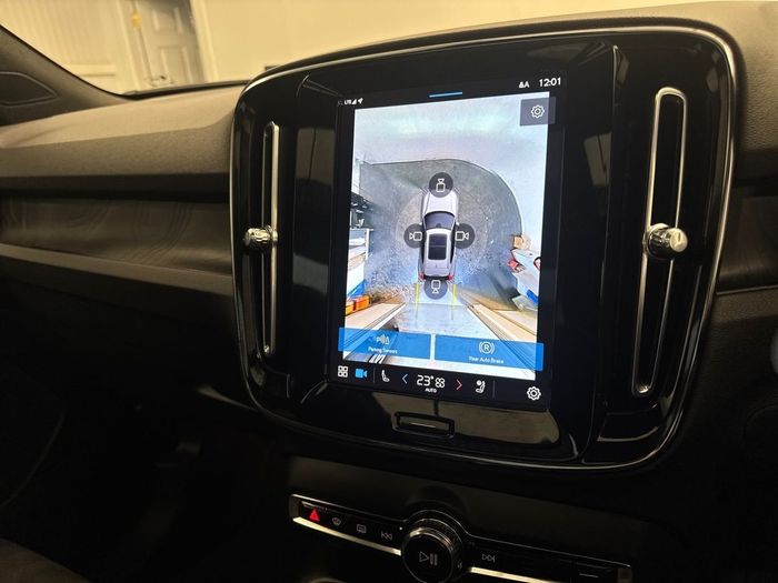 Volvo XC40 2023