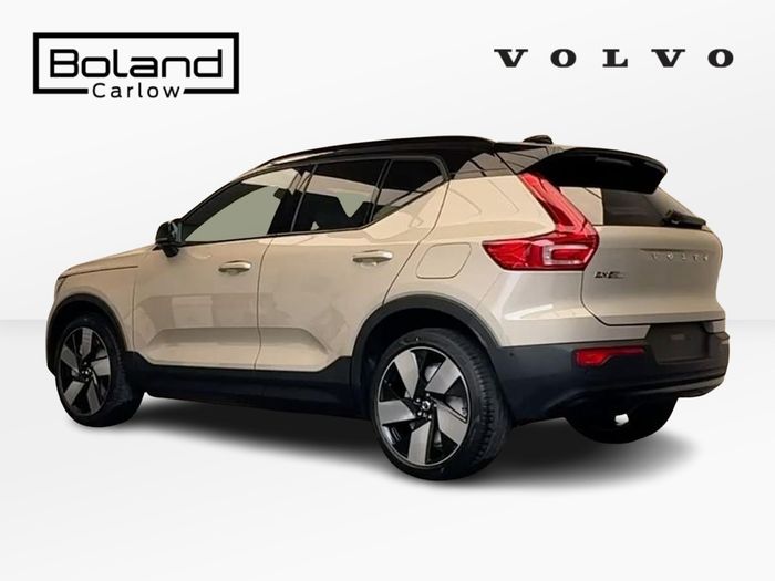 Volvo EX40 2026