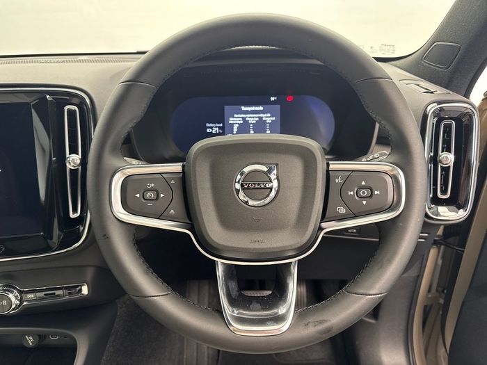 Volvo EX40 2026