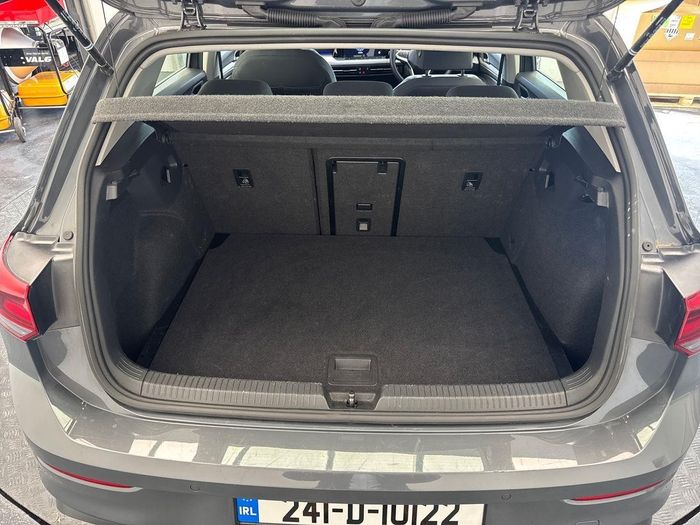 Volkswagen Golf 2024