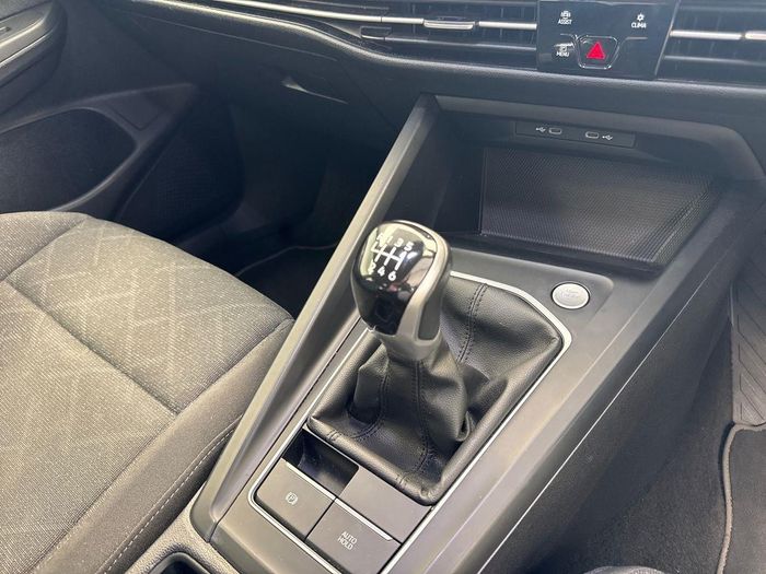 Volkswagen Golf 2024