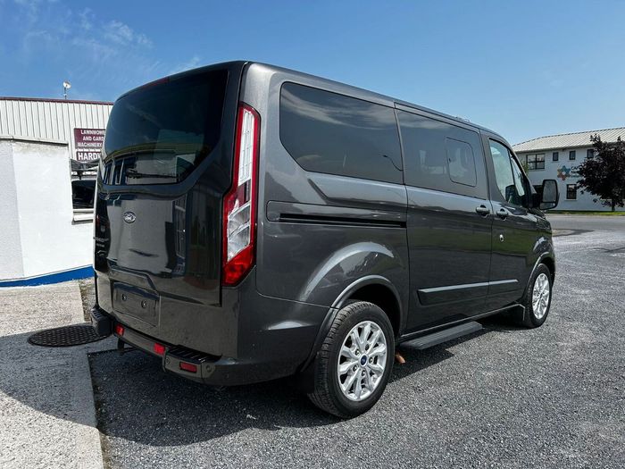 Ford Tourneo Custom 2021