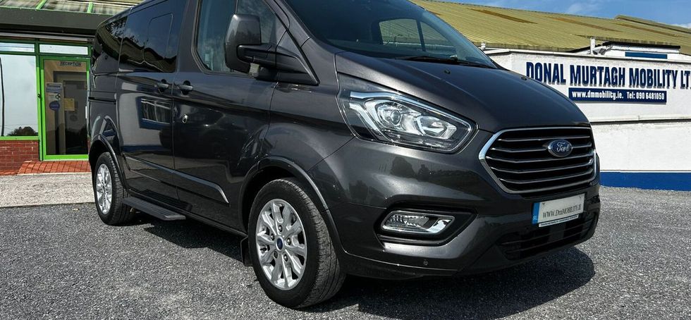 Ford Tourneo Custom 2021