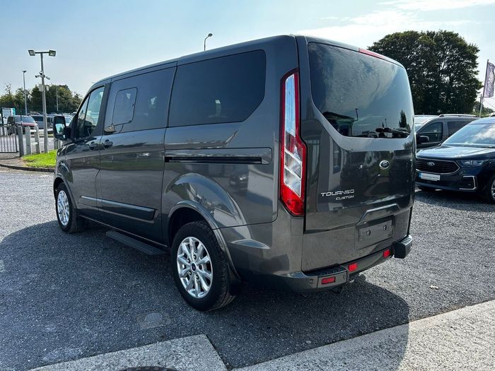 Ford Tourneo Custom 2021