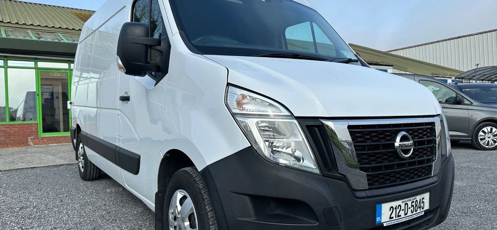 Nissan NV400 2021