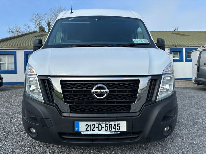 Nissan NV400 2021