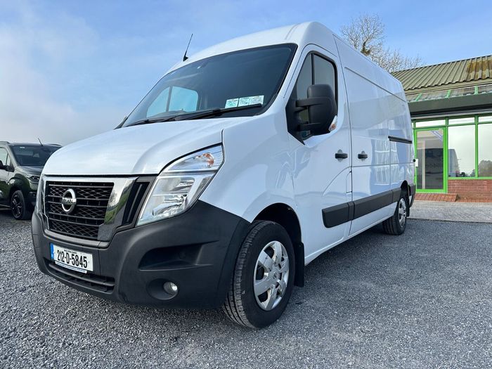 Nissan NV400 2021