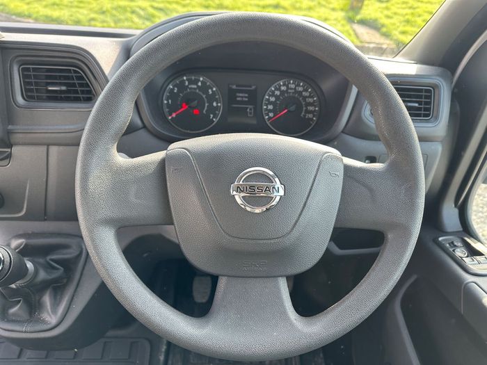 Nissan NV400 2021