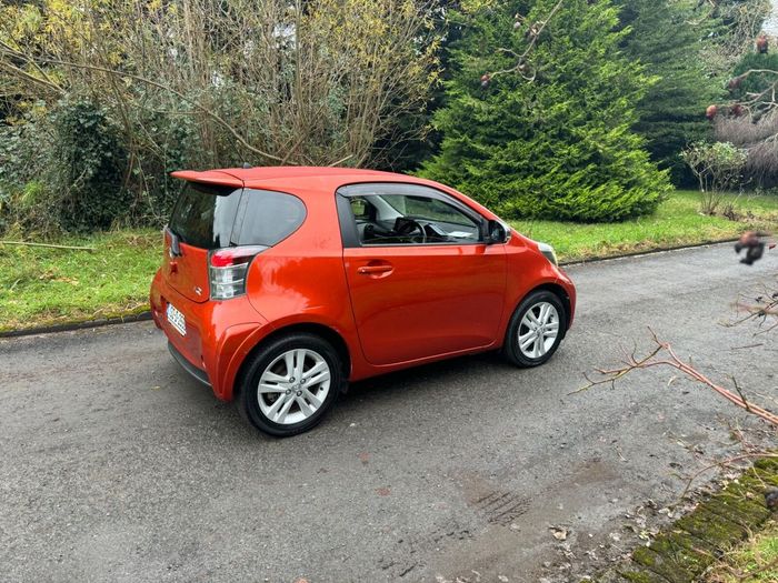 Toyota iQ 2013