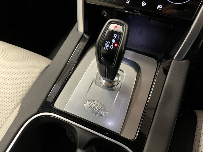 Land Rover Discovery Sport 2023