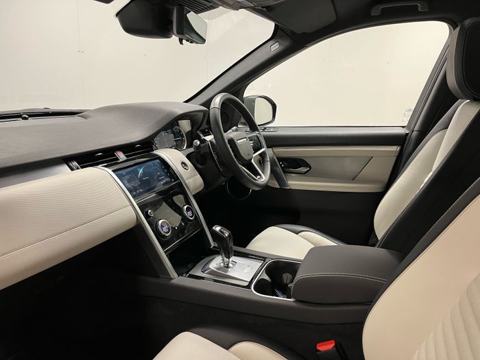 Land Rover Discovery Sport 2023