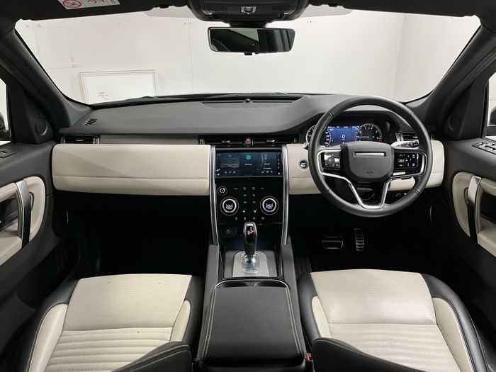 Land Rover Discovery Sport 2023