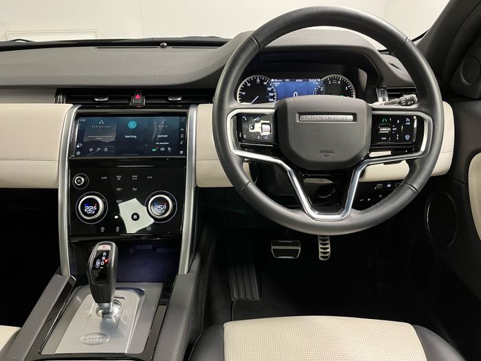 Land Rover Discovery Sport 2023