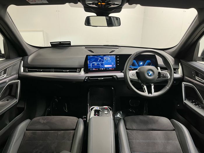 BMW iX1 2024