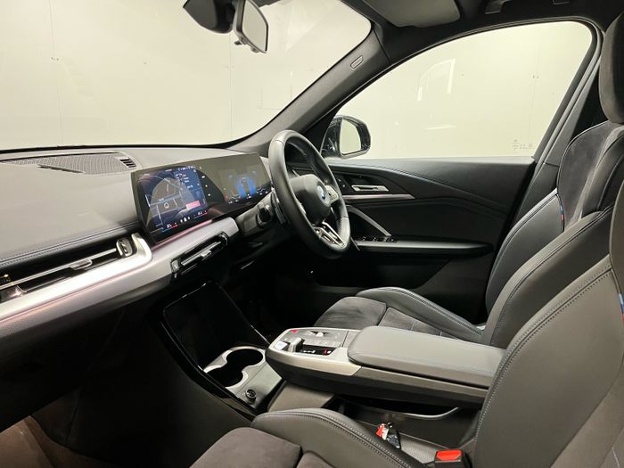 BMW iX1 2024