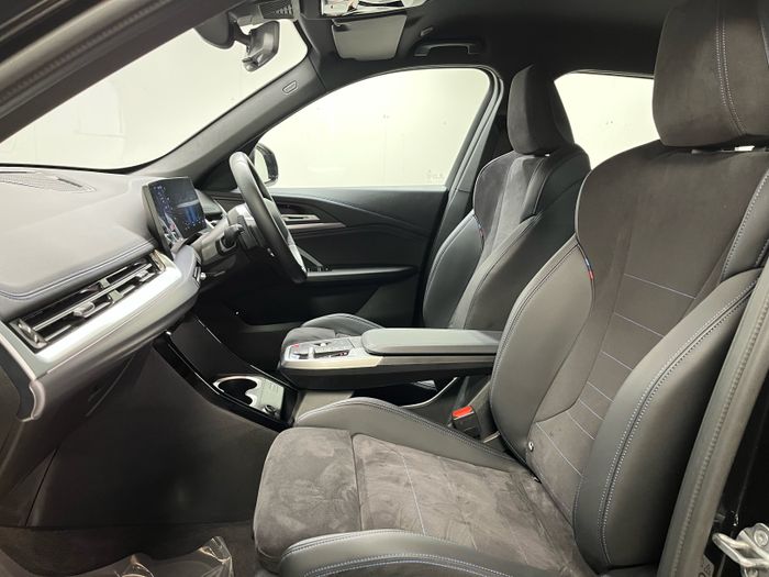 BMW iX1 2024